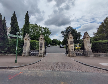 Camberwell Old Cemetery, entrance, 2021